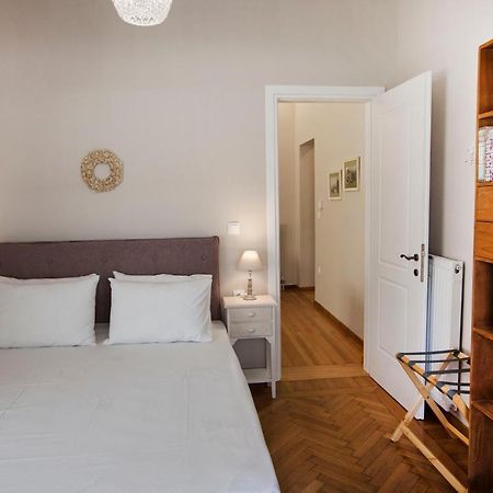Bentzi Boutique Apartment 4 เอเธนส์ ภายนอก รูปภาพ