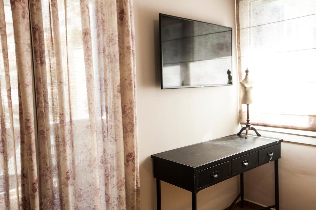 Bentzi Boutique Apartment 4 เอเธนส์ ภายนอก รูปภาพ
