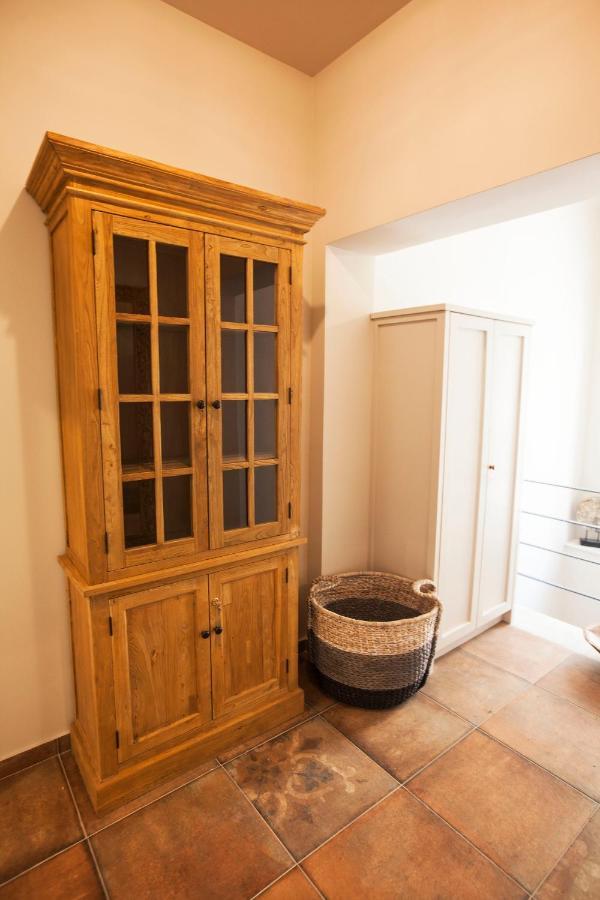 Bentzi Boutique Apartment 4 เอเธนส์ ภายนอก รูปภาพ